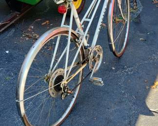 Peugeot Mixte Road Bicycle third image