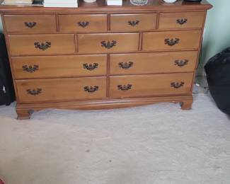 Vintage Ethan Allen American Traditional Solid Maple Drawer Dresser