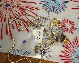 Gold-plated Chain & Charm Holder