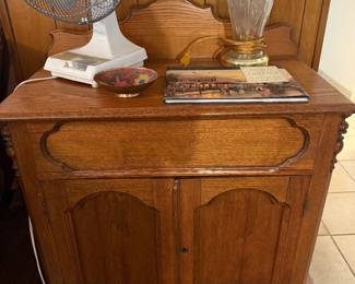 wood washstand