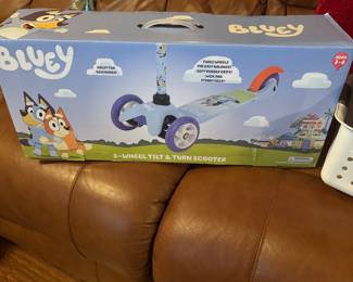 Bluey Three Wheel Scooter in Box