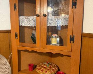 corner hutch pine