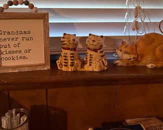 cat salt and pepper shakers