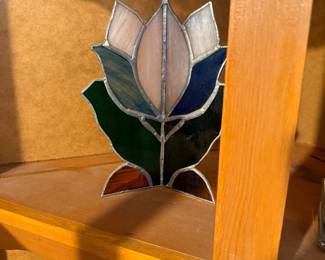 stained glass tulip decor