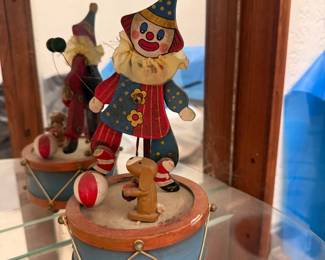 1980 Enesco wind up musical clown