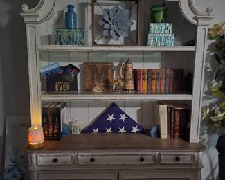 Magnolia manor China cabinet