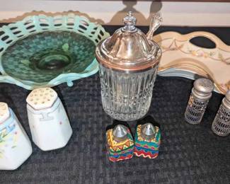 HE267Salt  Pepper Shakers  Candy Dishes