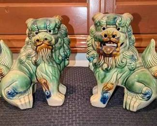 HE171VVintage Chinese Foo Dog Statues