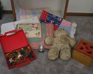 HE216Baby Blankets And Vintage Toys