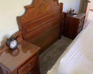 HE225VKing Size Headboard  2 Nightstands 