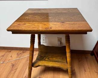 HE158Vintage Two Tier Side Table