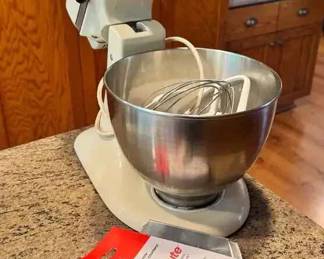HE245VKitchen Aid And Accessories