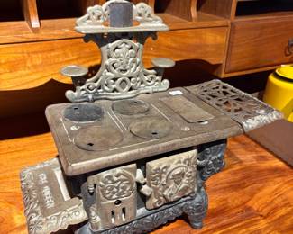 "The Queen" Children's Toy Stove