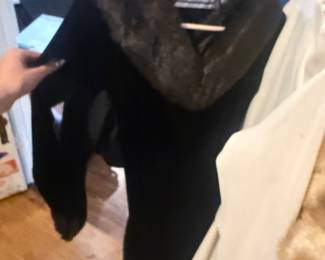 Cache vintage fur dress