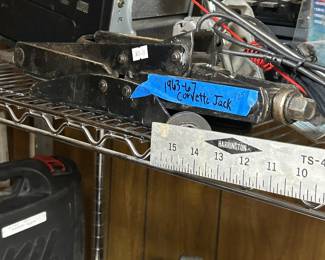 Corvette car jack