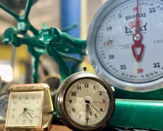 Vintage clocks and a beautiful Elray scale