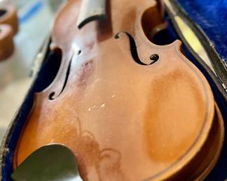 Violin? Just needs strings 