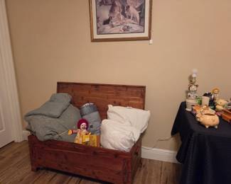 Lane cedar chest