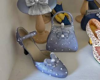 Collectibles - brands like: Stalgia, Lady Laurel, Gwendoline, Lady Allegra, Chantilly, Ophelia and more