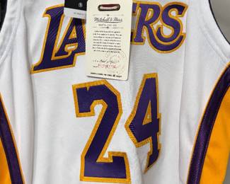 New Mitchell & Ness Kobe Bryant 2009/10 LA Lakers Authentic Jersey (no discount)