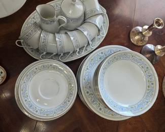 Crown Ming Fine China made in Jian Shiang China