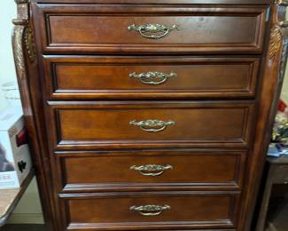 Chest of drawers