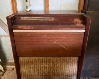 Console radio that has been gutted
