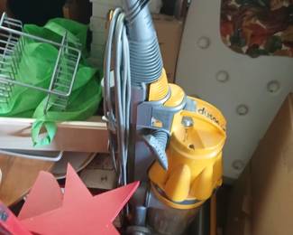 DYSON VAC