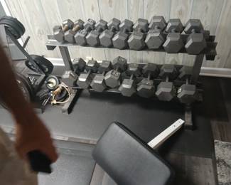 BARBELLS AND BARBELL FRAME, MATTS