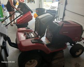 LAWN TRACTOR WITH WAGON