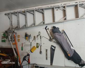 LADDERS, TOOLS, LAWN TOOLS, 