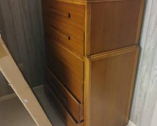VINTAGE MAHOGANY CHEST OF 6 DRAWERS
