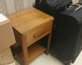 VINTAGE MAHOGANY STAND