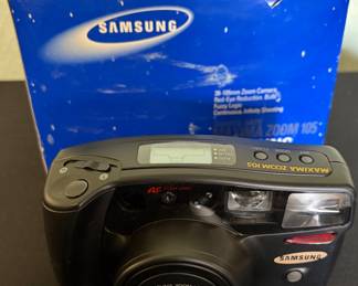 Samsung Maxima Zoom 105 35mm point-and-shoot film camera with original box
