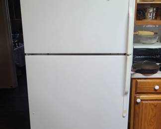GE Refrigerator