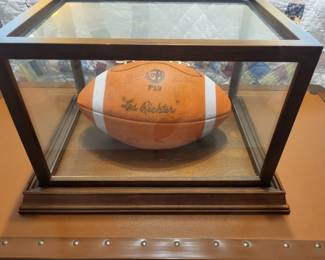 1969 UT Coach Darrell Royal and teammates signatures