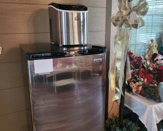 Kenmore Dorm Fridge/Freezer