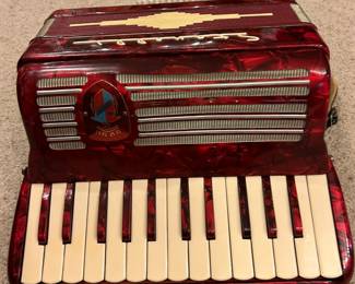 12-bass, red pearl, Stanelli accordion