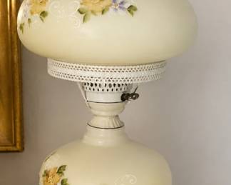c Victorian Style Lamp