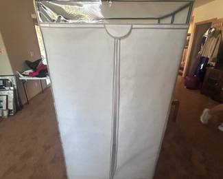 cl Portable Clothing Rack