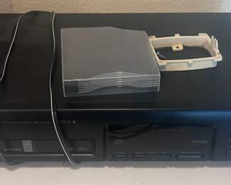 e Multidisc CD Player