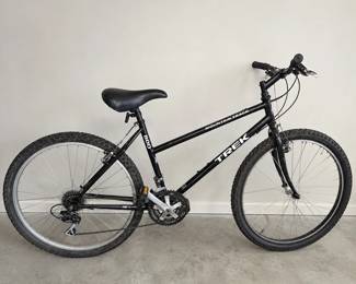 g Trek Mountain Bike