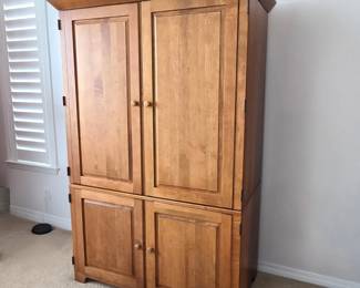 Ethan Allen Maple Media Armoire Entertainment Cabinet w/ Pull-Out Shelf Made in USA - Furniture