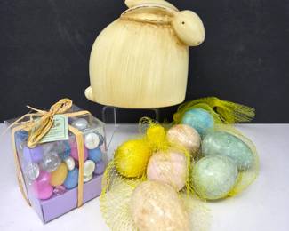 Ceramic Bunny Figurine with Decorative Marble-Style Easter Eggs & Fillers