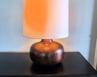 Hammered Copper Table Lamp with White Drum Shade – 17" Tall