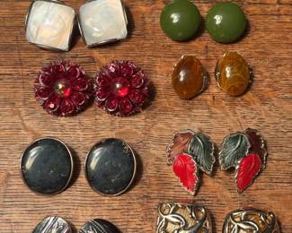 Vintage Clip On Earrings