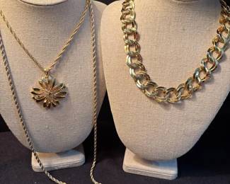 Trifari Starburst Pendant  GoldTone Link Necklace  Bracelet