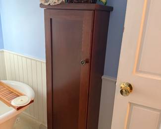 Storage cabinet