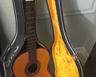 a Lyle C640 Guitar