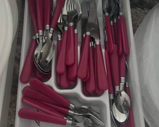 k red flatware